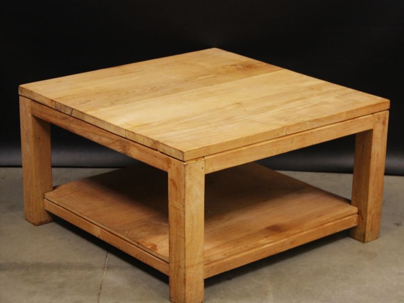 Mooie, houten salontafel (vierkant)